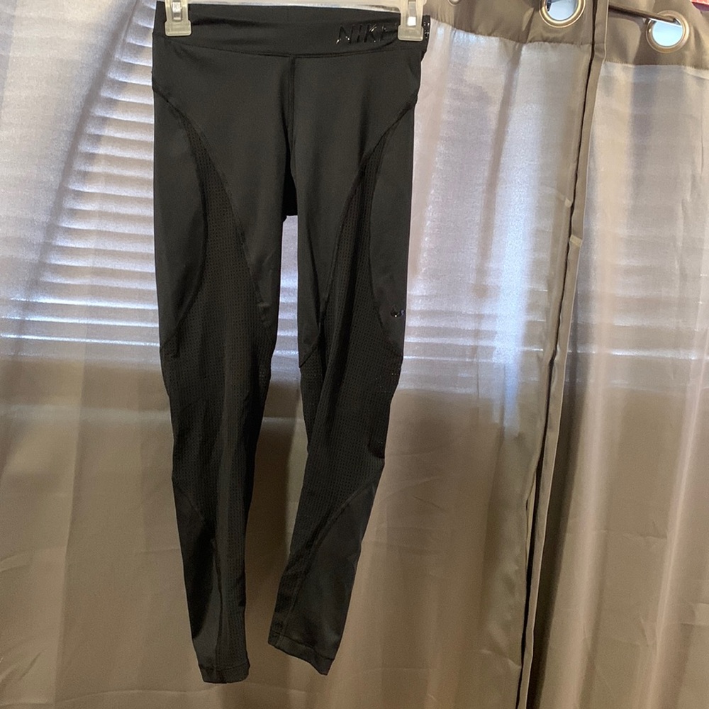 Nike pro workout leggings